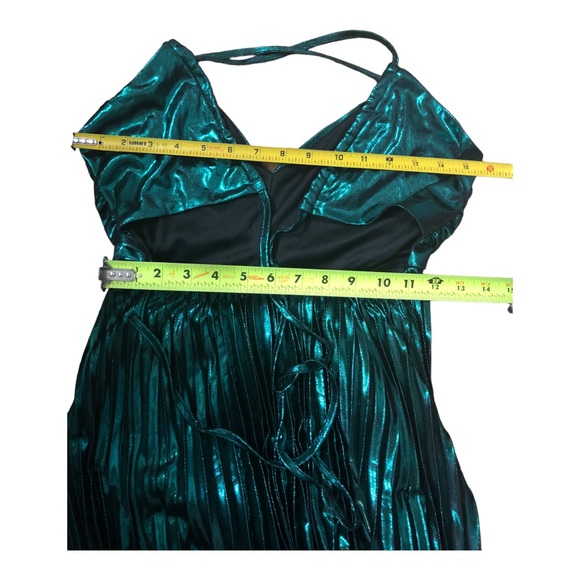 Beautiful emerald green lurex look open lace up back pleated maxi dress size S - Picture 17 of 17